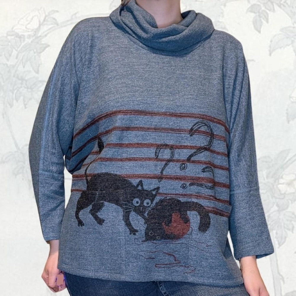 Inoah Slouchy Gray Cat Design Turtleneck Sweater
